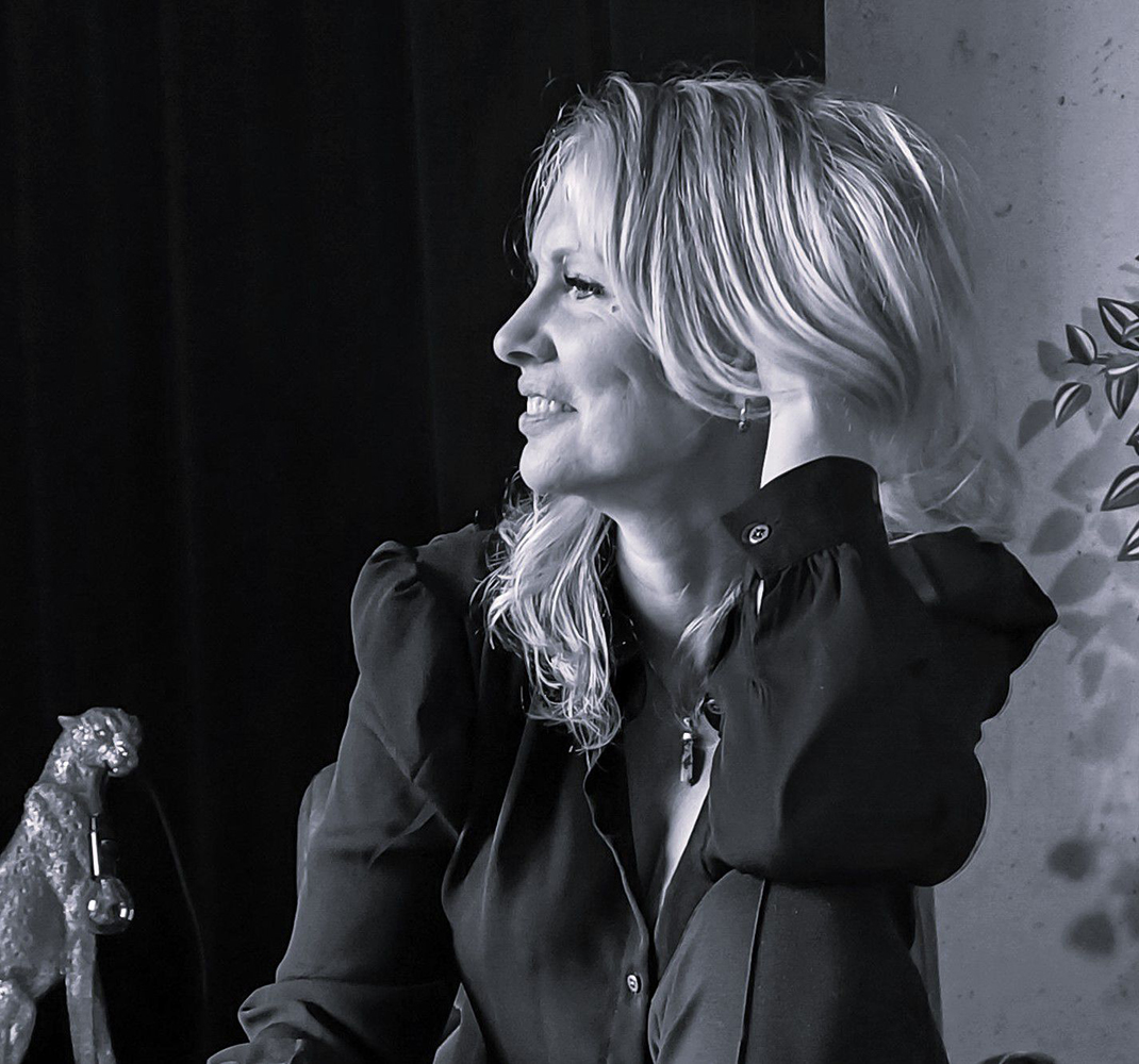 Susan Jolie, a.k.a. Angelique (Trance)